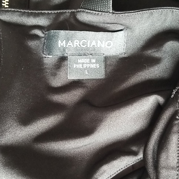 Dress - Picture 3 of 3